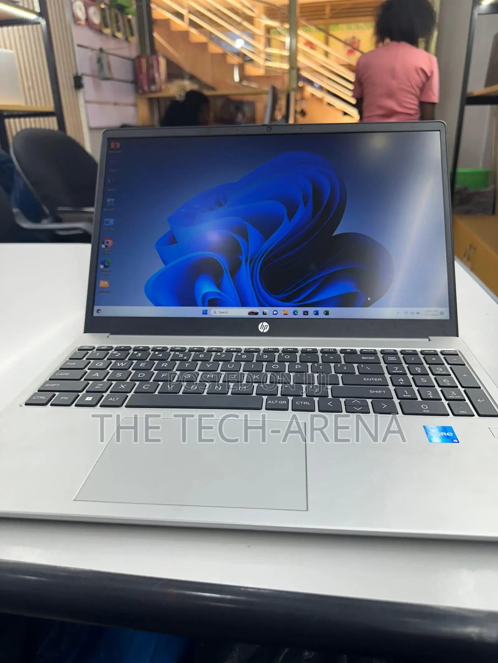 New Laptop HP 250 G10 8GB Intel Core i5 SSD 512GB