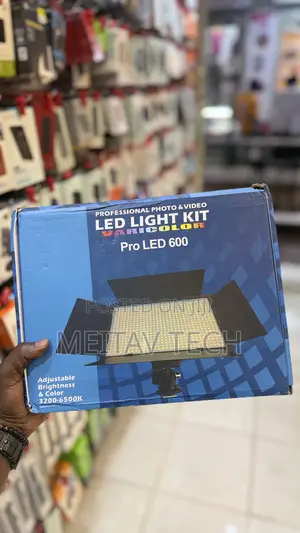 Pro Led 600 Led Video Light Panel