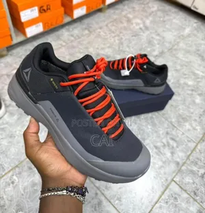 Reebok Trekking Sneakers