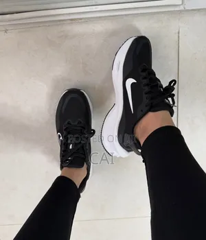 Nike Revolution 8 Road Running Shoes