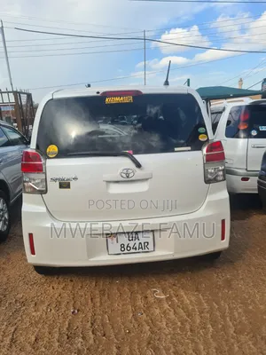 Toyota Spade 2012 White