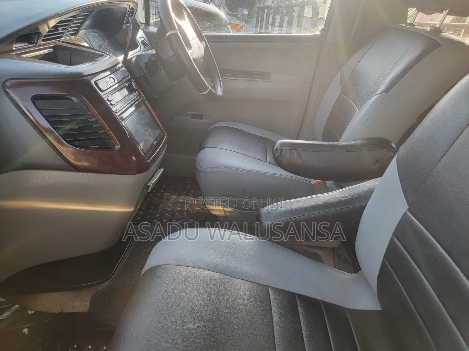 Nissan Elgrand 2002 Silver