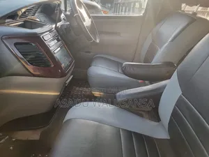 Nissan Elgrand 2002 Silver