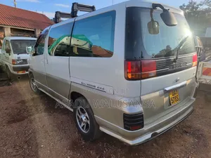 Nissan Elgrand 2002 Silver