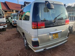 Nissan Elgrand 2002 Silver