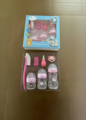 Newborn Baby Feeding Bottle Set Featuring Multiple Feeding Bottles