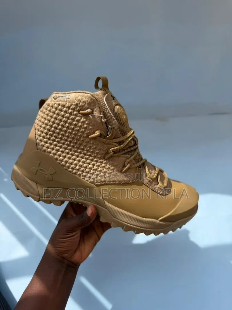 Under Armour Khaki Sprint