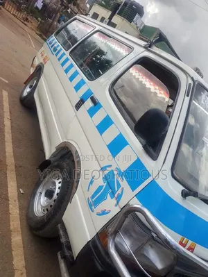 Toyota Grand HiAce 2005 White