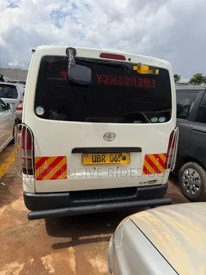 Toyota HiAce 2012 White