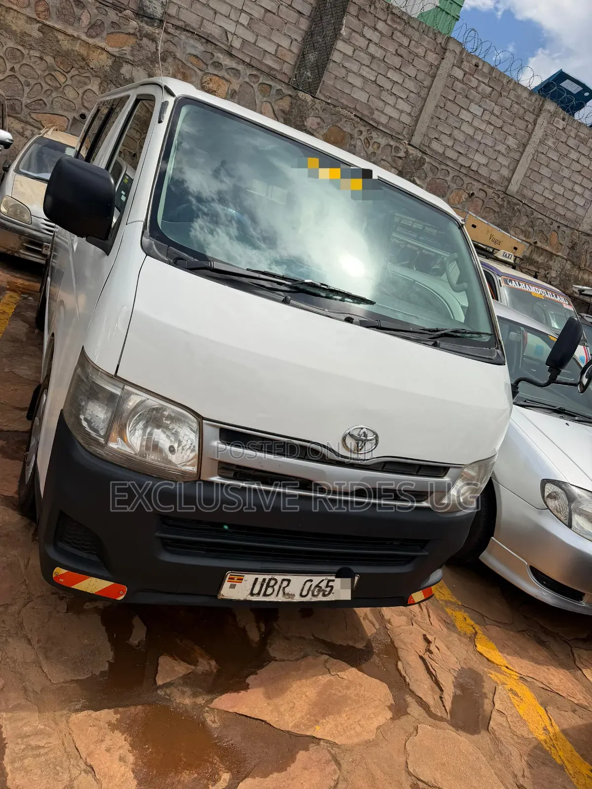 Toyota HiAce 2012 White