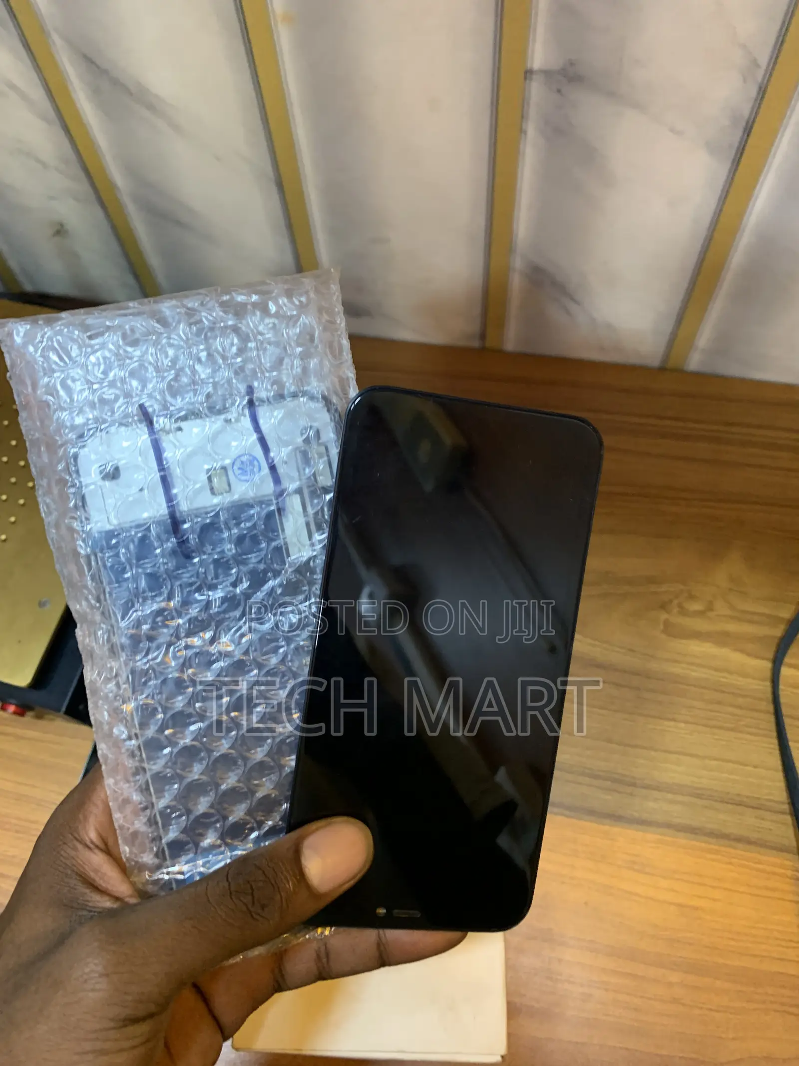 Genuine iPhone Screens Available at the Shop.