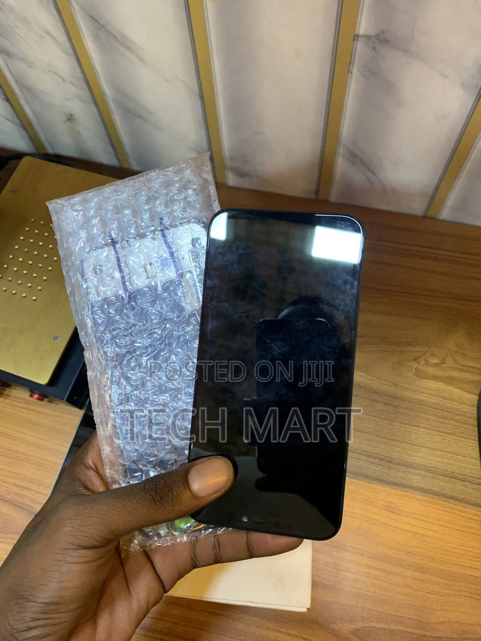 Genuine iPhone Screens Available at the Shop.