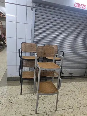 London Frame Plastic Chairs Plastic Chairs