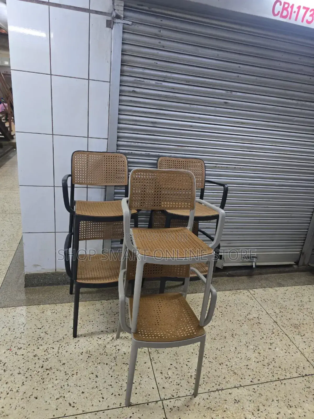 London Frame Plastic Chairs Plastic Chairs
