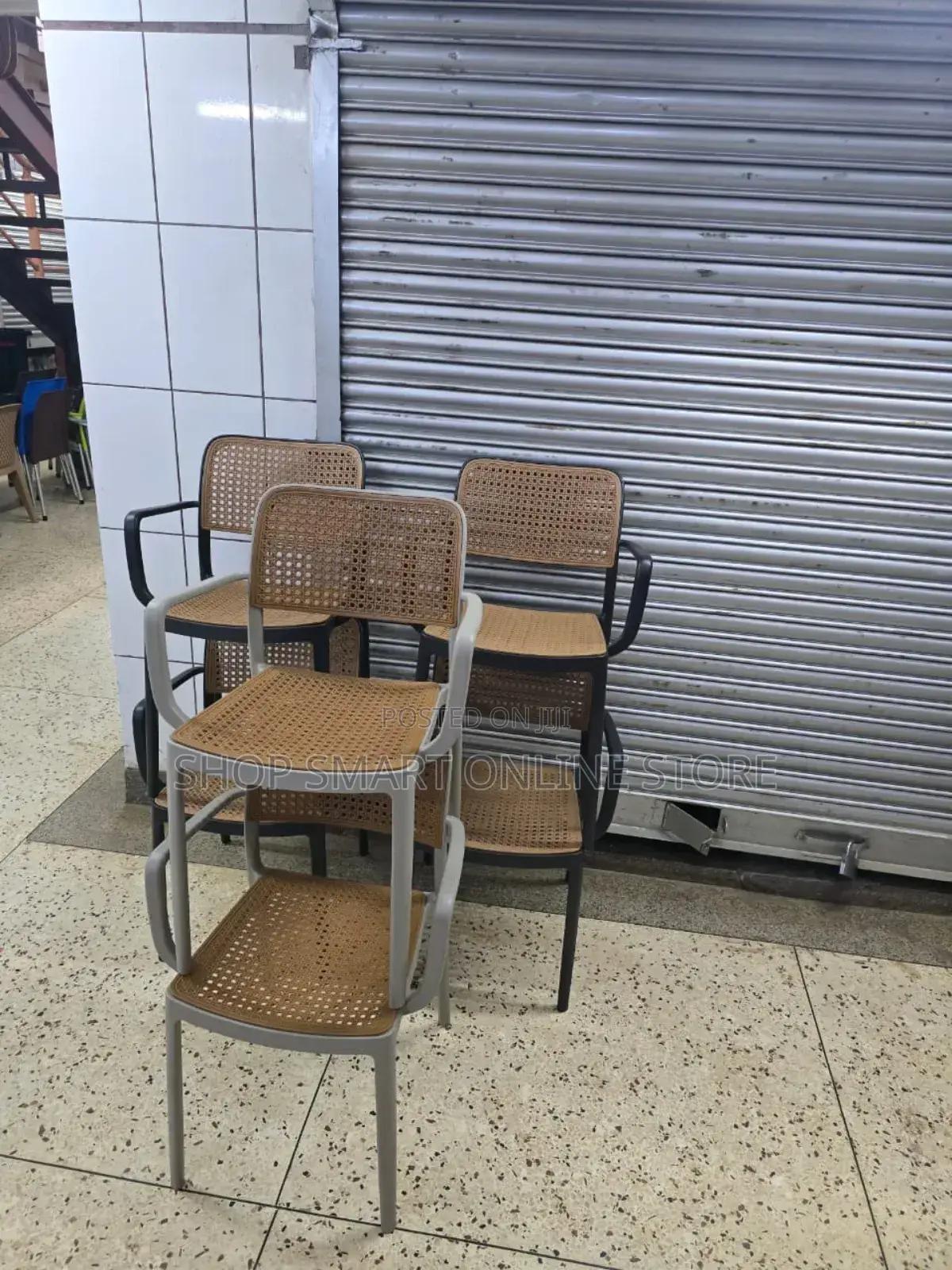 London Frame Plastic Chairs Plastic Chairs