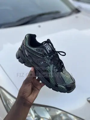 New Balance 1906 Green Black Shiny
