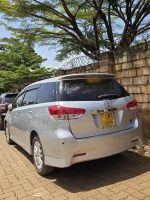 Toyota Wish 2010 Silver