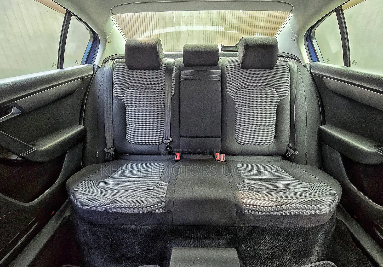 Volkswagen Passat 2012 Blue
