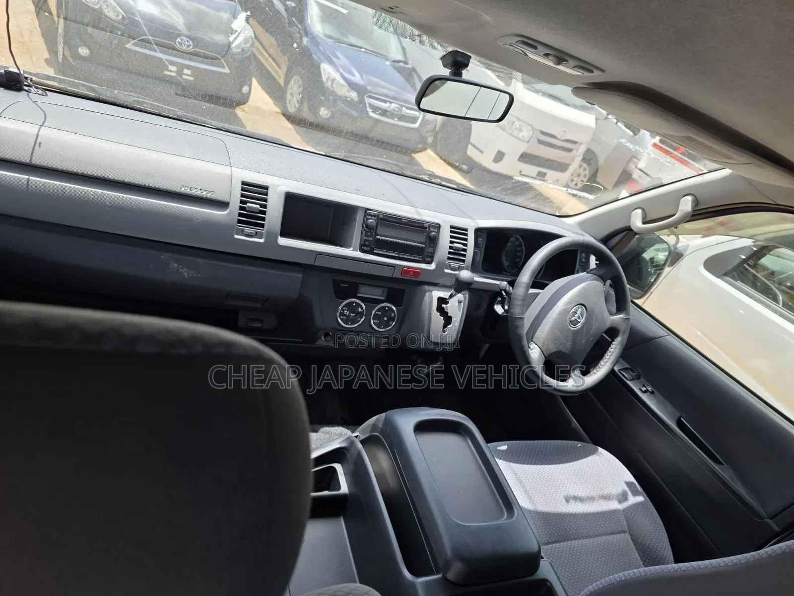 Toyota HiAce 2014 White