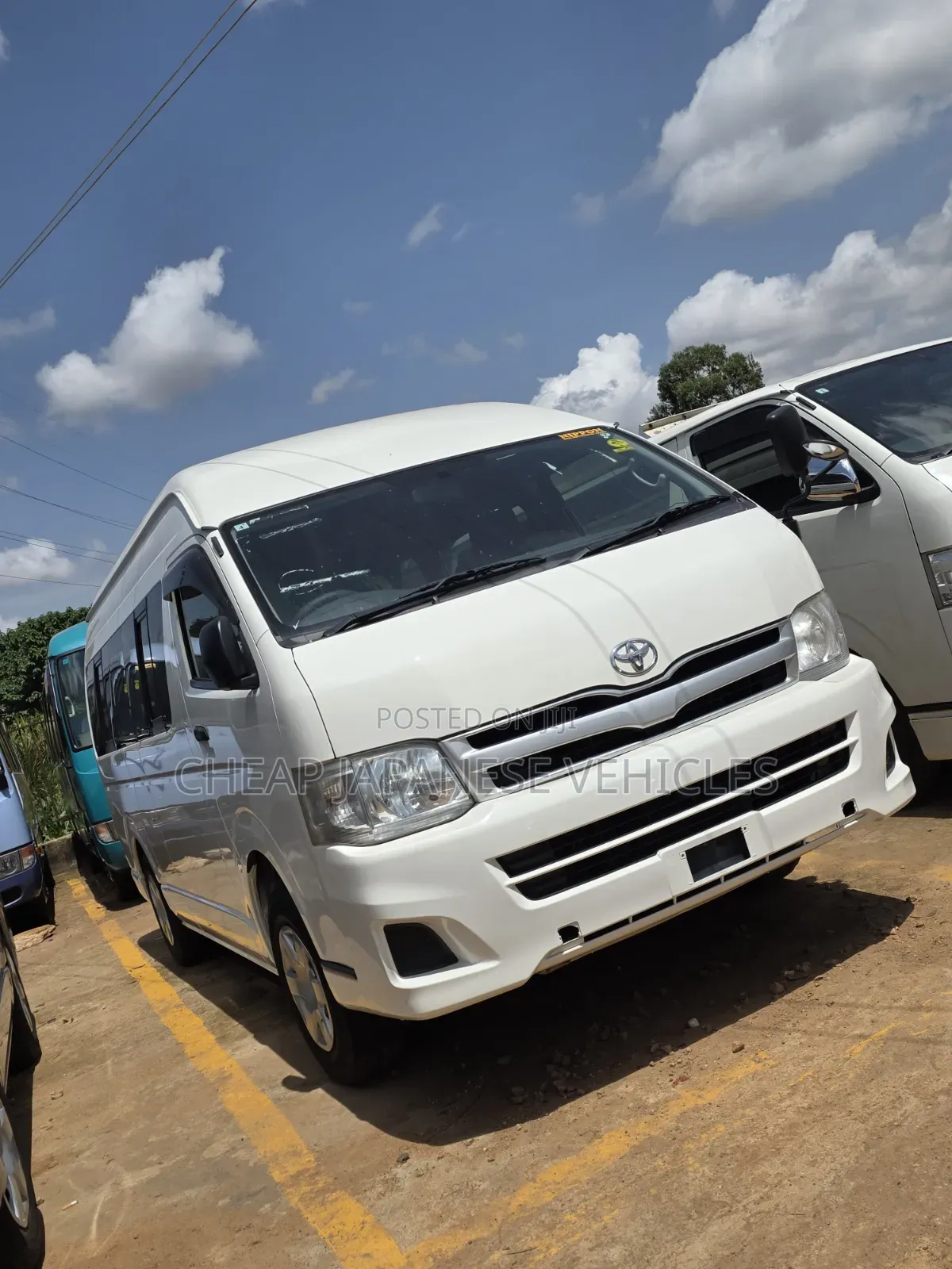 Toyota HiAce 2014 White