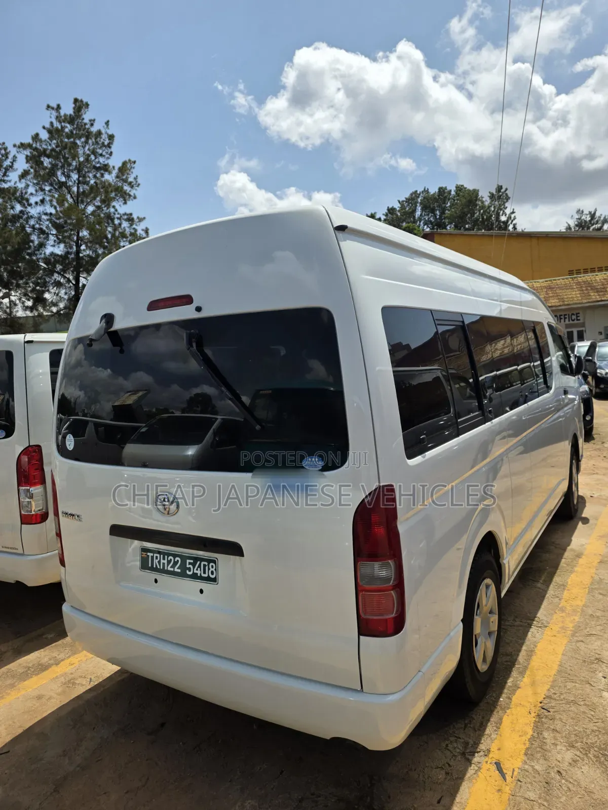 Toyota HiAce 2014 White