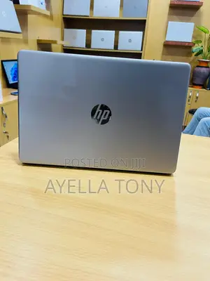 New Laptop HP 250 G8 8GB Intel Core i5 SSD 256GB