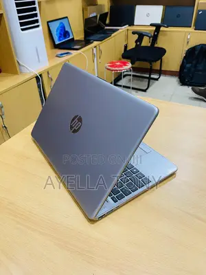 New Laptop HP 250 G8 8GB Intel Core i5 SSD 256GB