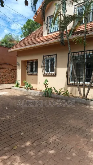 5bdrm Duplex in Lubowa, Central Division for rent