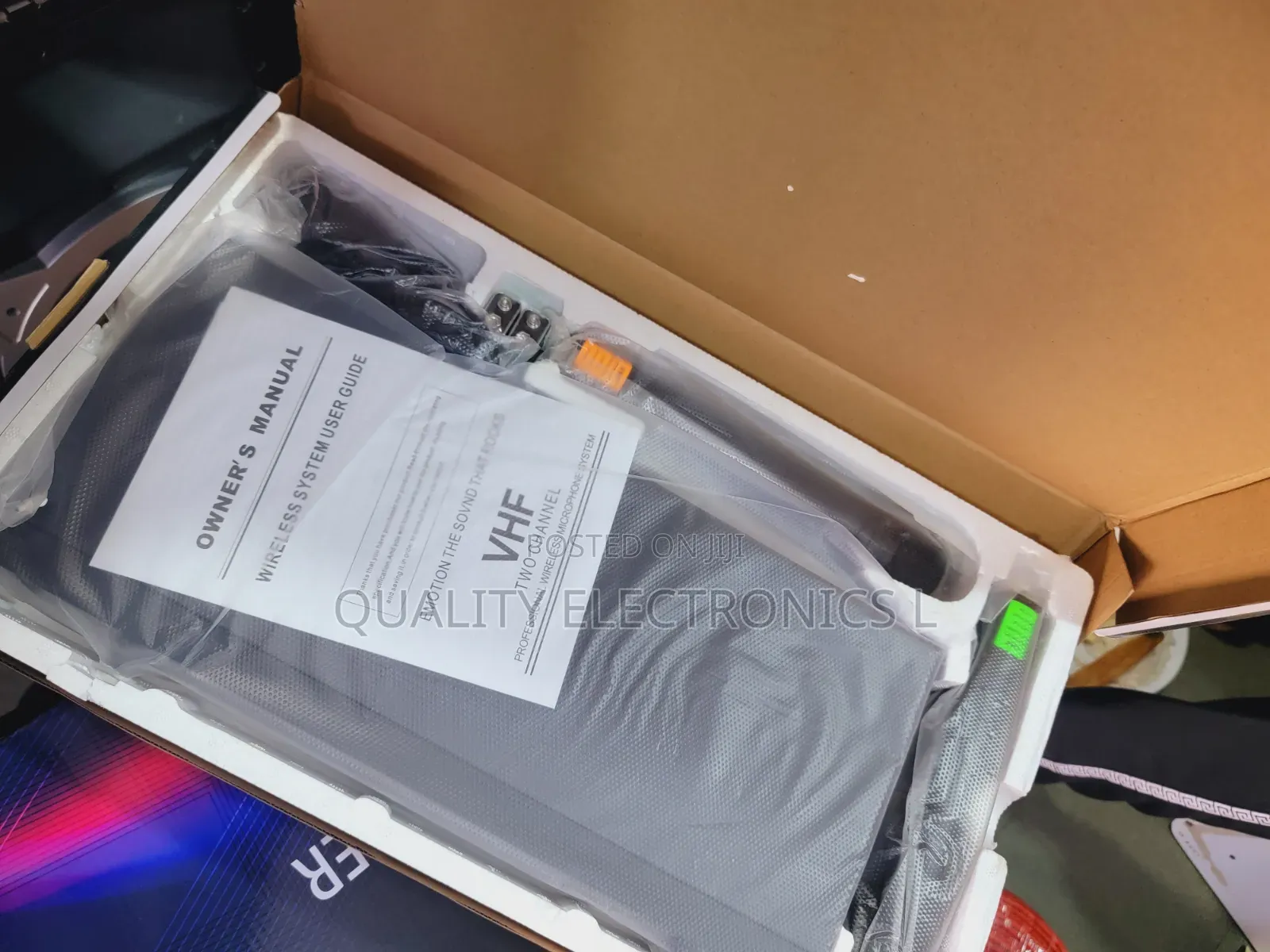 Max-Dh750 Wireless Microphone System
