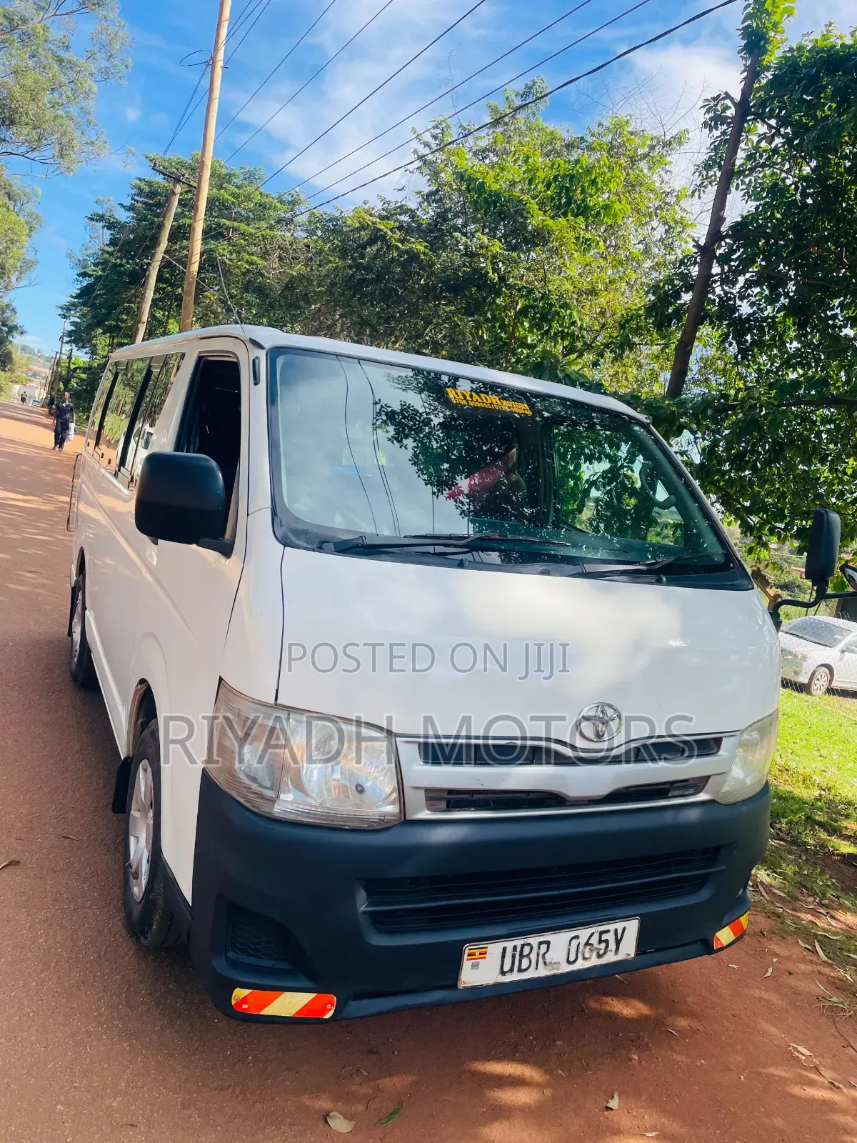 Toyota HiAce 2012 White