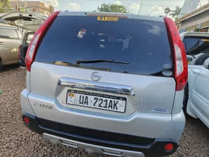 Nissan X-Trail 2011 Silver