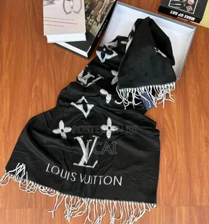 Louis Vuitton Reykjavik Scarf