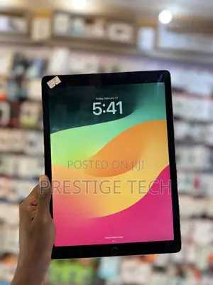Apple iPad Pro 12.9 (2017) 64 GB Gray