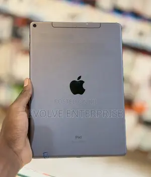 Apple iPad Air 64 GB Gray