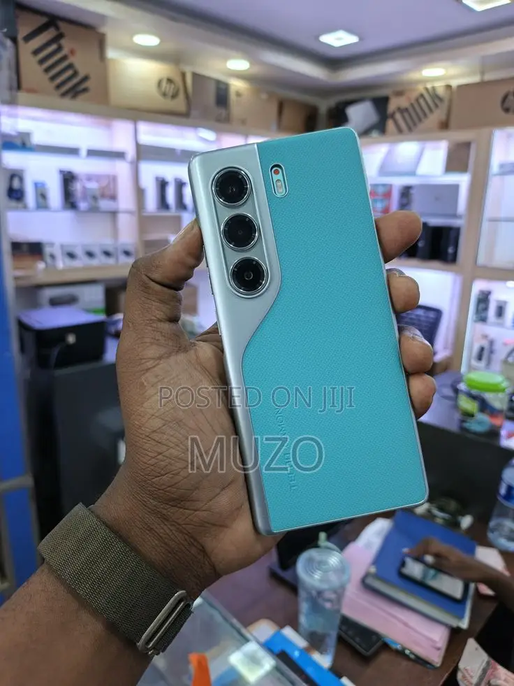 New Tecno Camon 40 256 GB Blue