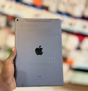 Apple iPad Air 64 GB Gray