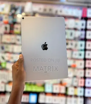 New Apple iPad Pro 12.9 (2022) 64 GB Green
