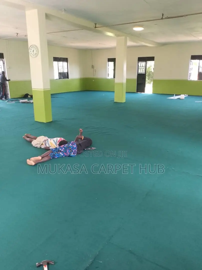 Elegant Masjid Woolen Carpet in Green