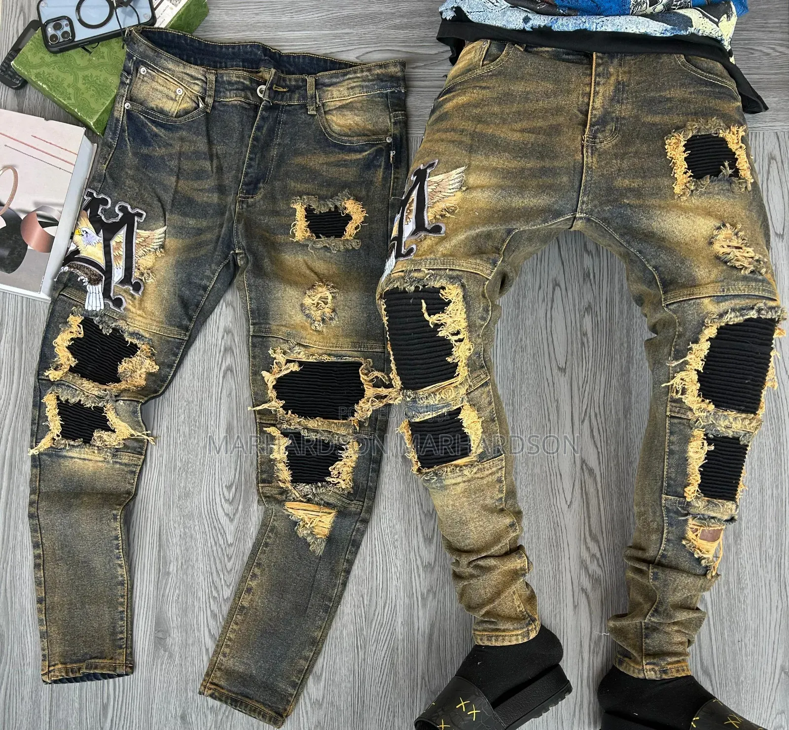 Simple Damaged Jeans