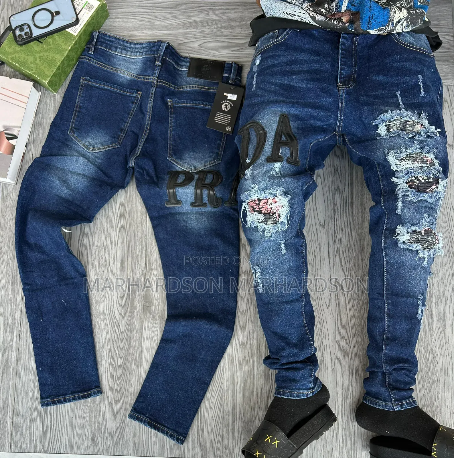 Simple Damaged Jeans