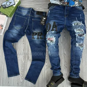 Simple Damaged Jeans