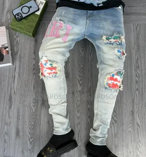 Simple Damaged Jeans