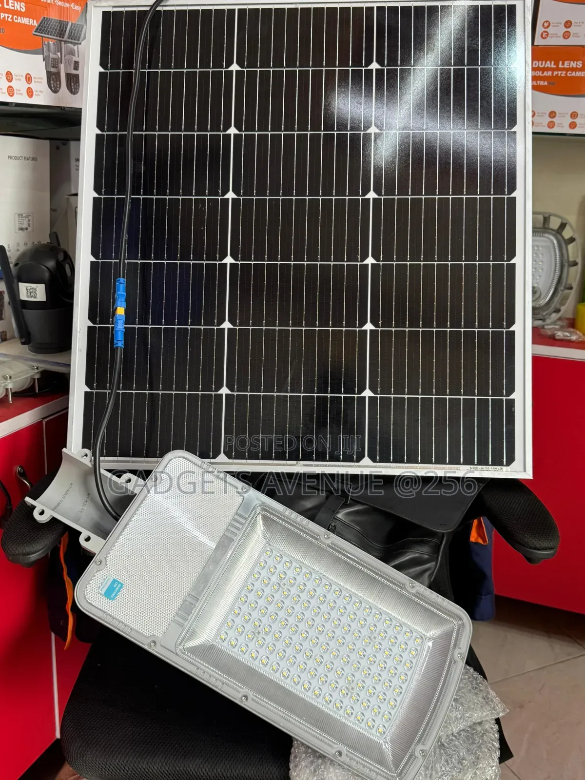 300w Solar Led Floodlight Designed for Illuminating Compounds, Shops