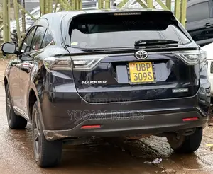 Toyota Harrier 2.0 2015