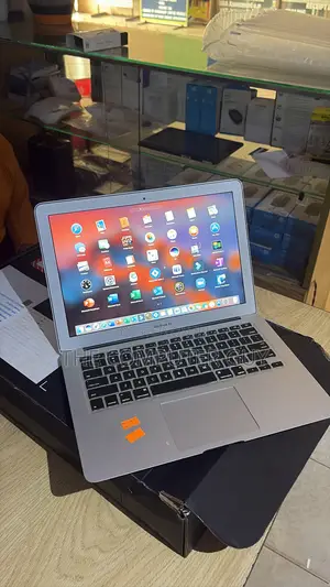 New Laptop Apple MacBook Air 4GB Intel Core i5 SSHD (Hybrid) 160GB