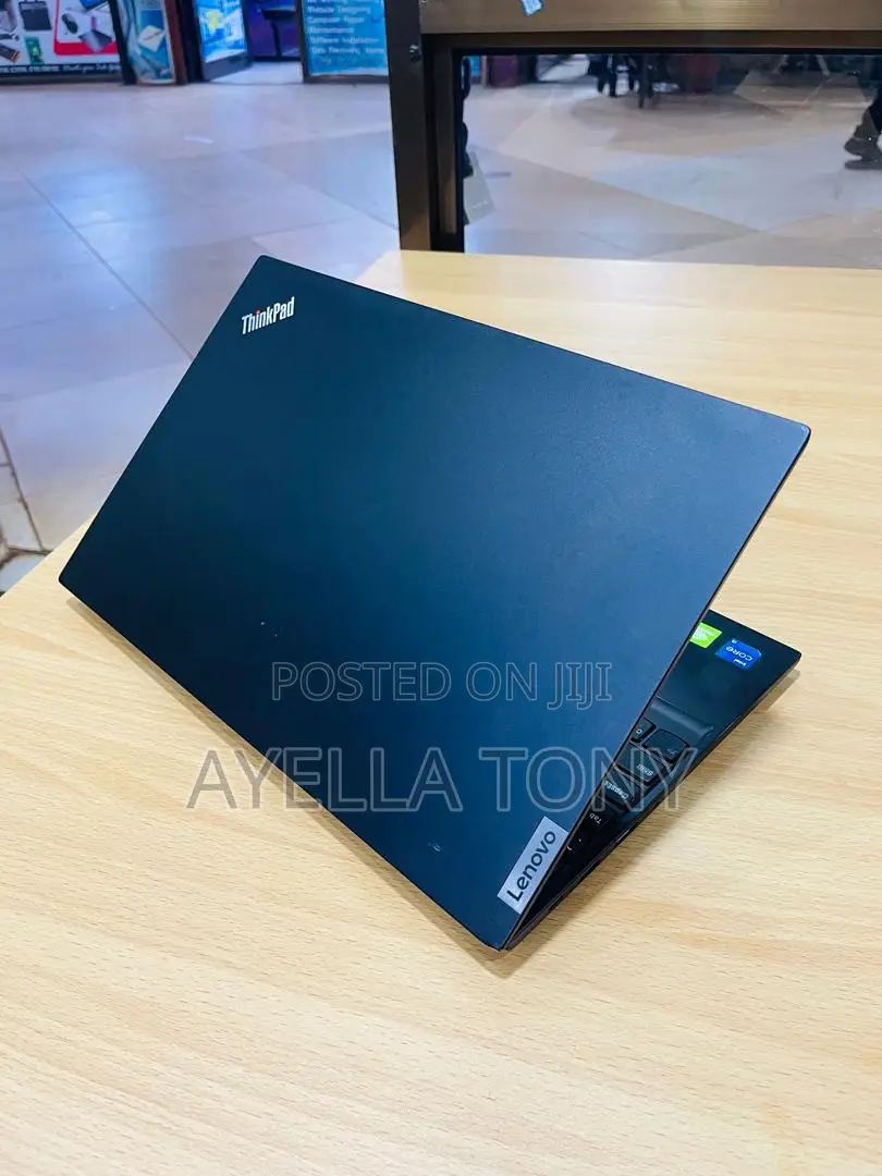 New Laptop Lenovo ThinkPad E15 16GB Intel Core i7 SSD 512GB
