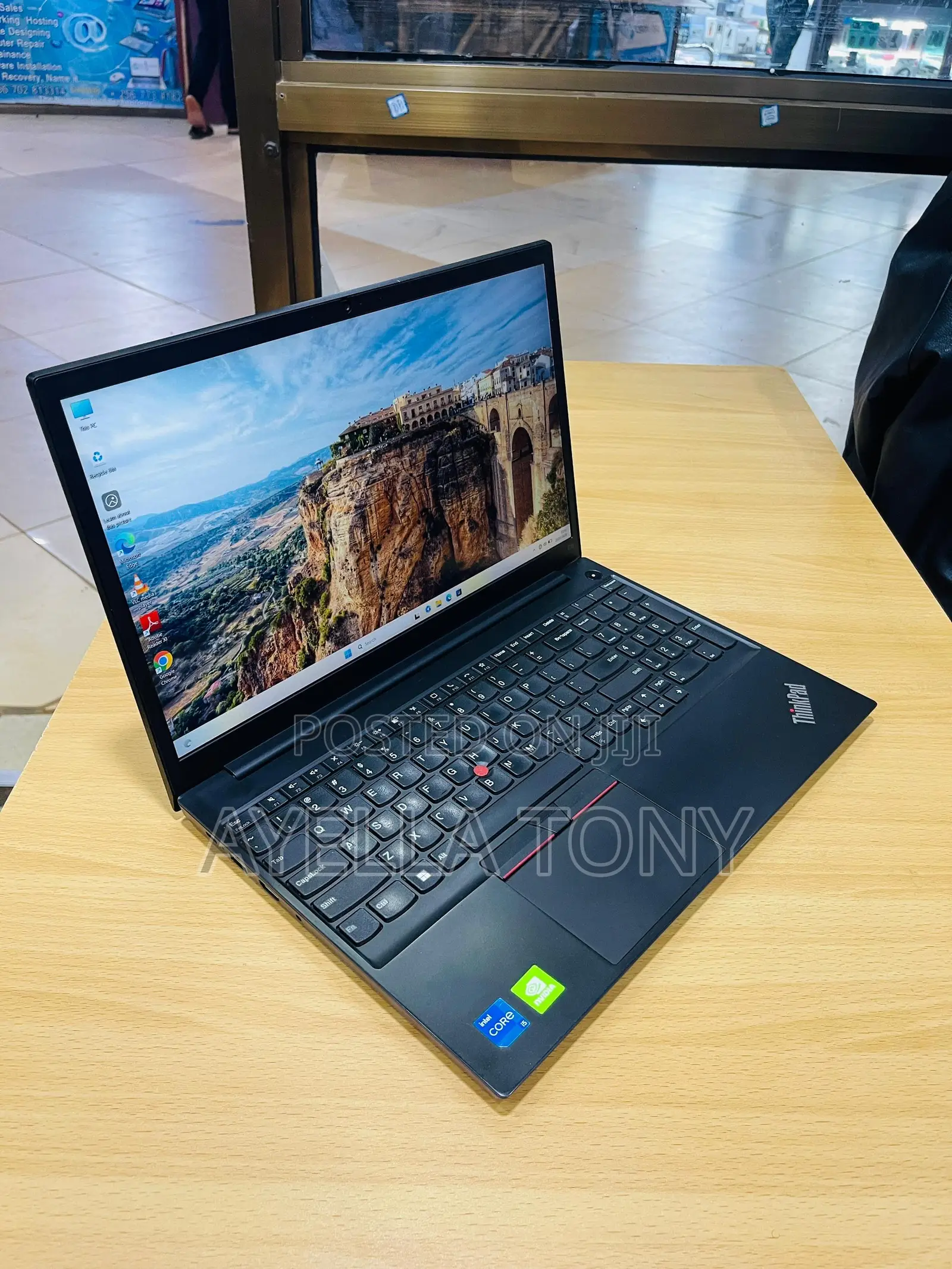 New Laptop Lenovo ThinkPad E15 16GB Intel Core i7 SSD 512GB