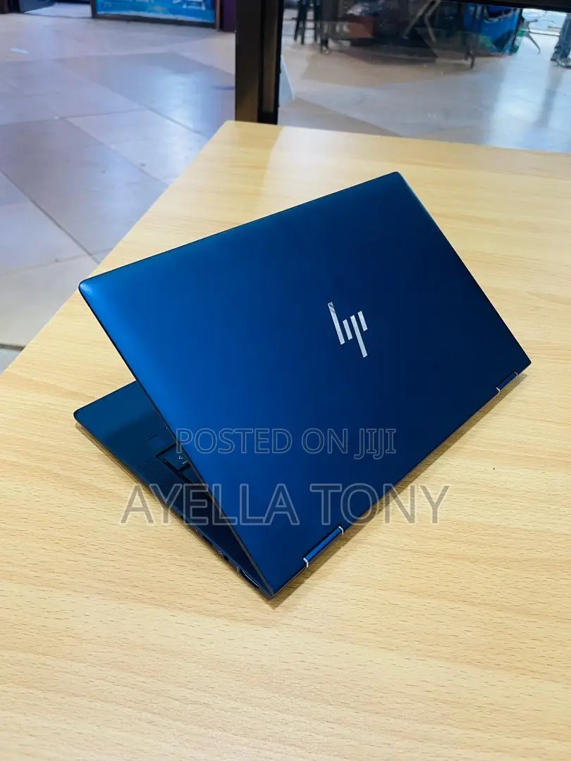 New Laptop HP Dragonfly G2 8GB Intel Core i7 SSD 512GB