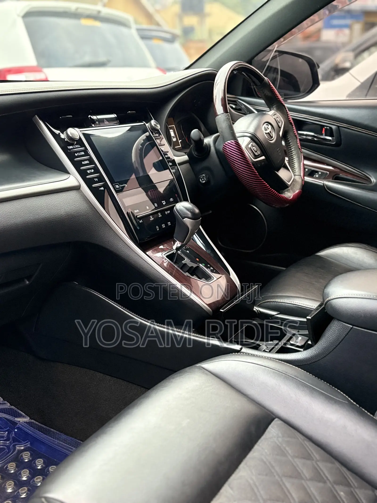 Toyota Harrier 2.0 2015 Black