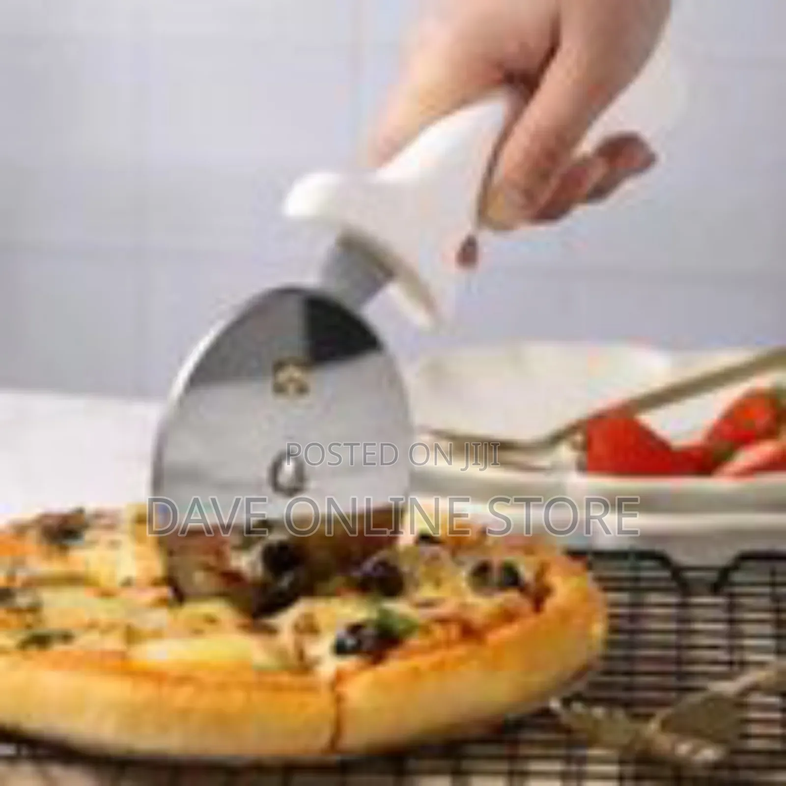 Saachi Professional Stainless Steel Pizza Cutter